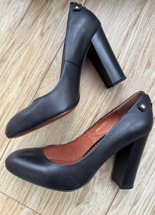 Шкіряні жіночі туфлі 39 розмір