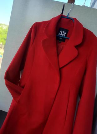 Пальто vero moda красное5 фото