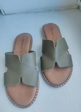 Нові шкіряні шльопки tamaris