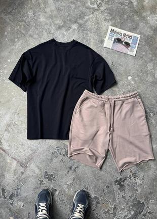 Комплект шорти з рваними швами бежеві + футболка оверсайз чорна4 фото