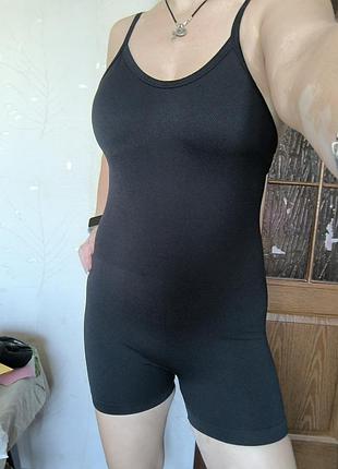 Спортивный комбинезон в рубчик