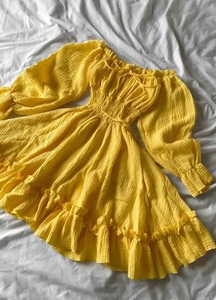 Женское летнее романтичное желтое муслиновое короткое платье мини муслин3 фото