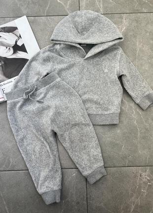 Серый костюм gap