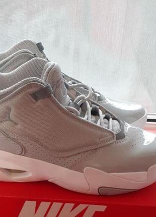 Продам кроссовки jordan
