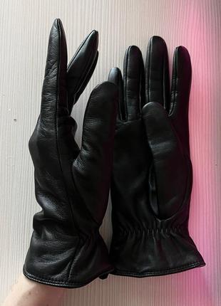 Стильные перчатки кожаные h&amp;m, варежки