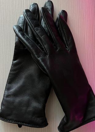 Стильные перчатки кожаные h&amp;m, варежки
