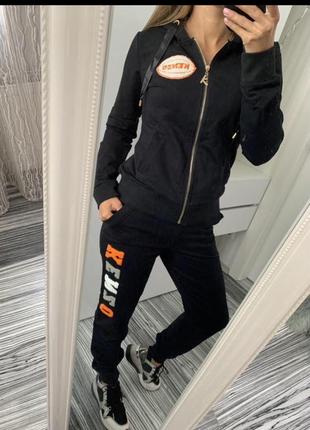 Спортивный женский костюм xs новый