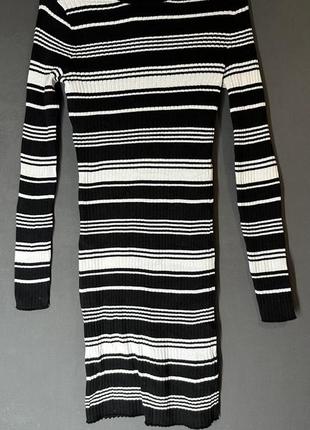 Вʼязана міні сукня