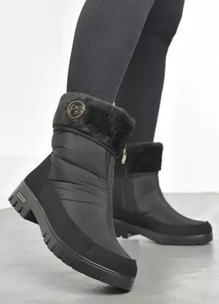 Дутики женские на меху черного цвета