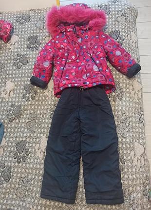 Теплый зимний комбинезон на 4-5 лет.