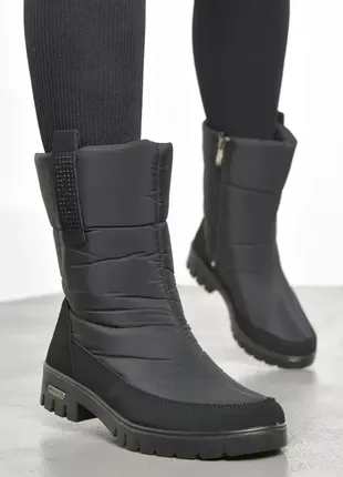 Дутики женские на меху черного цвета