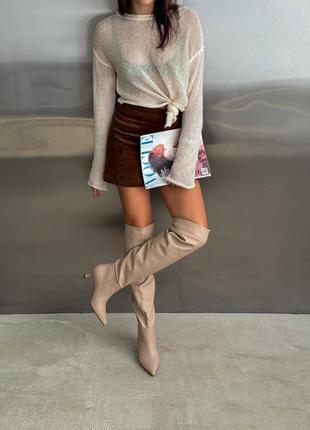 Бежеві шкіряні демісезонні демі осінні чоботи ботфорти на середній шпильці з гострим...