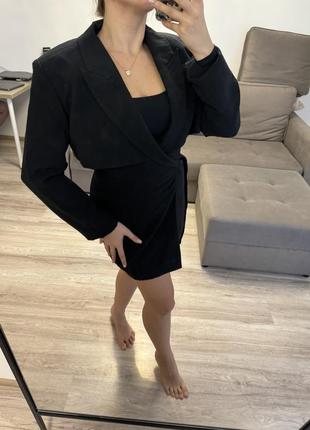 Сукня чорна з жакетом