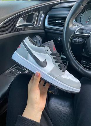 Кроссовки nike air jordan 1 low light smoke grey