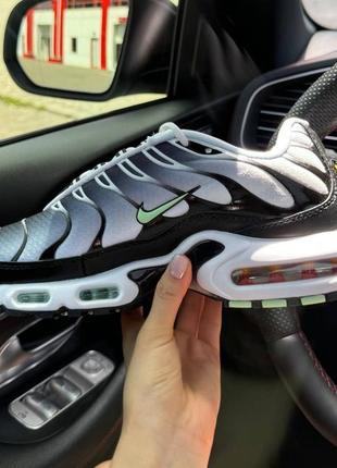 Кросівки nike lebron air max plus tn white black mint green4 фото