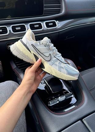 Кроссовки nike v2k run summit white/metallic silver
