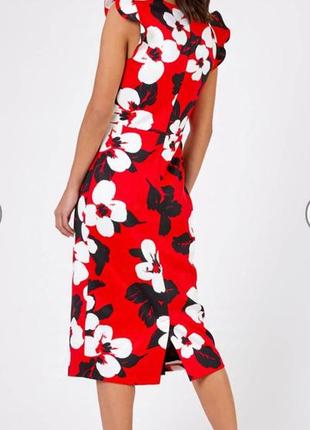 Красивое платье.