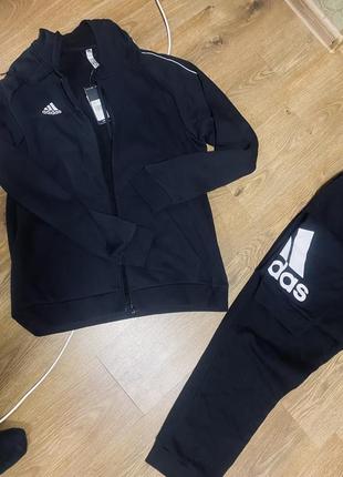 Спортивний костюм