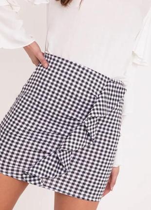 Юбка в клетку с рюшей спереди