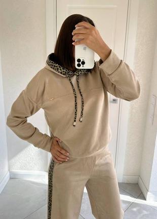 Женский замшевый костюм со вставками из эко кожи9 фото