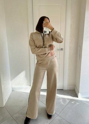 Женский замшевый костюм со вставками из эко кожи8 фото