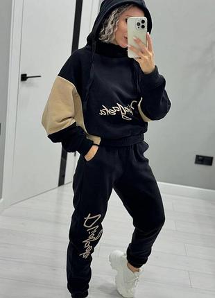 Жіночий теплий флісовий костюм з вишивкою