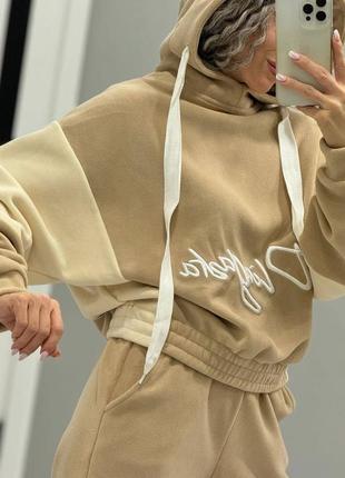 Жіночий теплий флісовий костюм з вишивкою