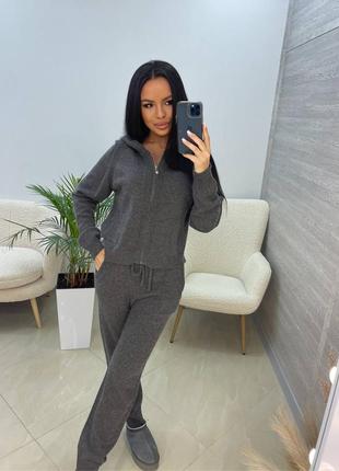 Кашеміровий костюм в стилі loro piana