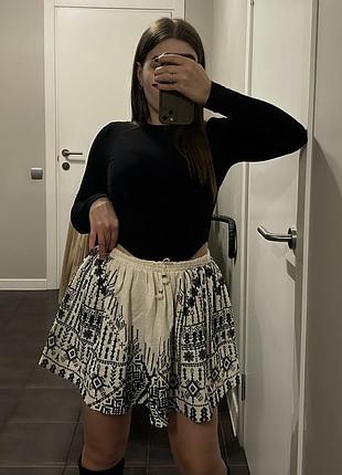 Вышитая юбка zara