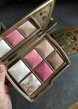 Палетка палитра для макияжа лица бронзер румяна хайлайтер финишная пудра hourglass & barneys new york -ambient lighting edit - volume ii