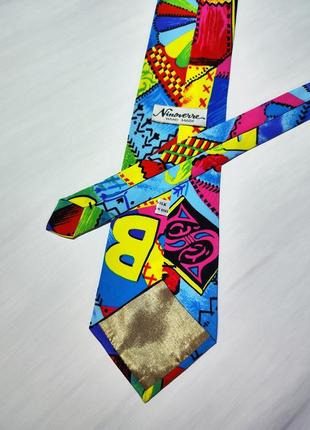 Яркий шелковый галстук с оригинальным принтом5 фото