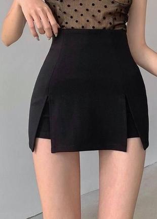 Черные шорты офисные юбка-шорты базовая юбка черная короткая юбка с разрезом