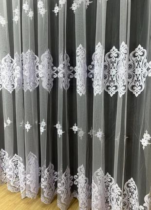 Тюль біла з вишивкою