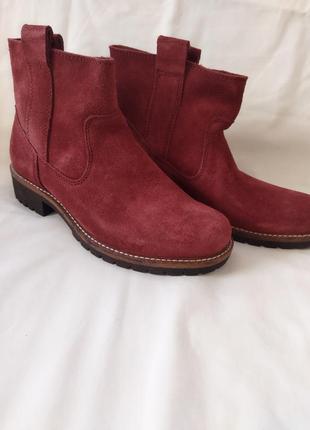 Замшевые ботинки