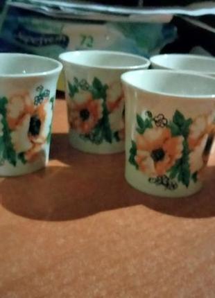 Фарфоровые стопки с маками