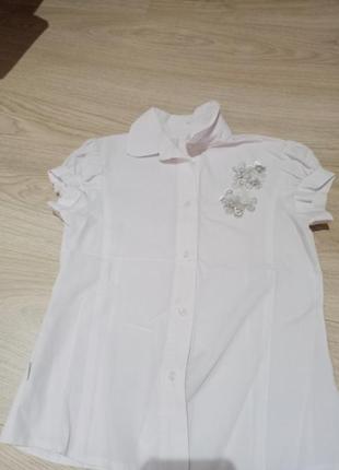 Нарядна блузка