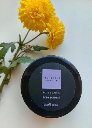 Насыщенный крем-суфле для тела с нежным ароматом rose & cassis ted baker london