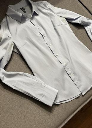 Блакитна сорочка