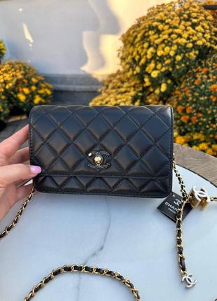 Сумка клатч в стиле chanel стоьбана на золотом цепочке кожаная3 фото