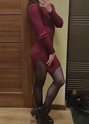 Платье с разрезом