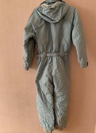 Актуальный лыжный комбинезон.
