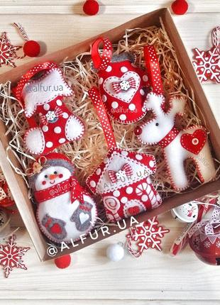 Наборы елочных игрушек /корпоративные новогодние наборы елочных украшений!