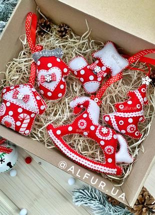 Наборы елочных игрушек /корпоративные новогодние наборы елочных украшений!