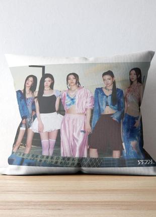 Подушка itzy итзи