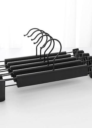 Вішаки для одягу