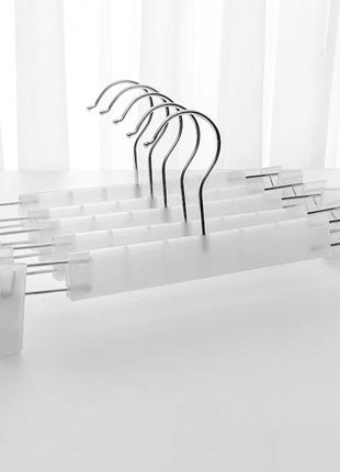 Вішаки для одягу