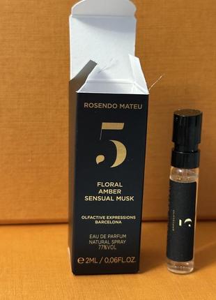 Оригінал rosendo mateu nº5 floral, amber, sensual musk пробник