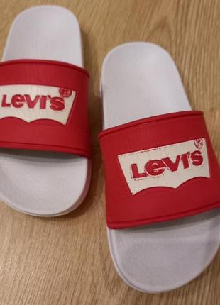 Шльопанці levi’s