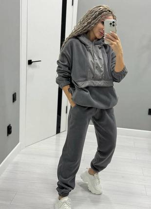 Костюм спортивный