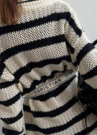 Кардиган в стиле dior удлиненный в полоску черно белый с поясом8 фото